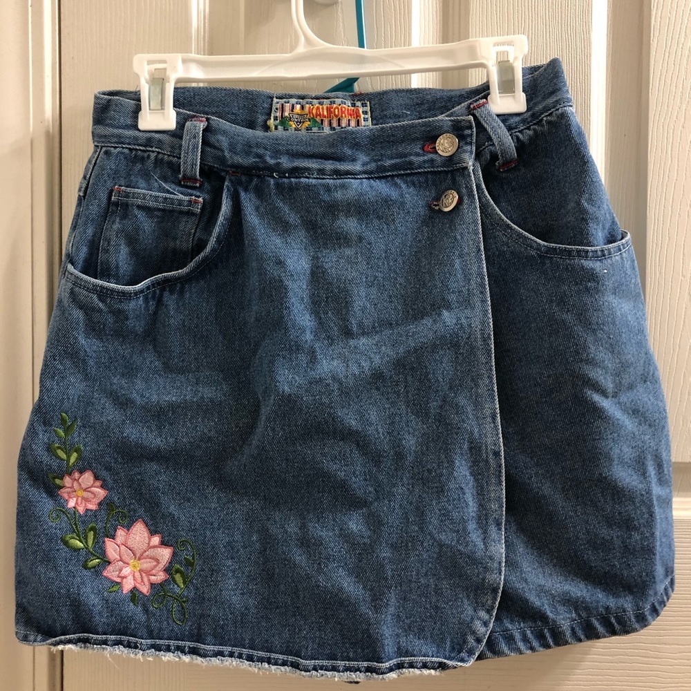 denim embroidered skort!